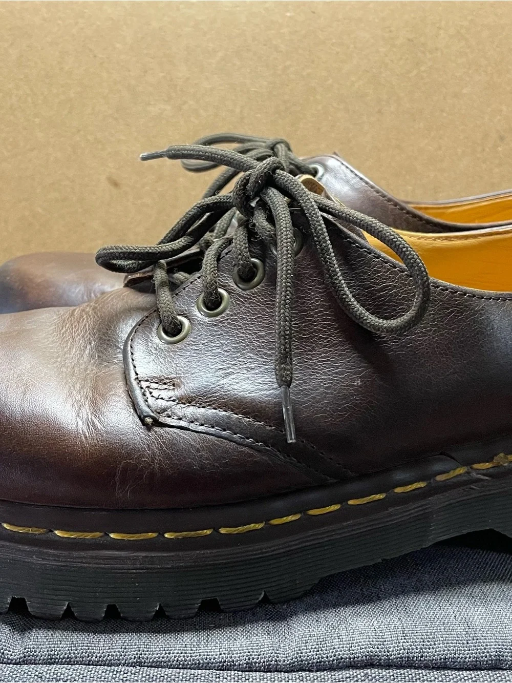 Vintage Dr. Martens made in England Men's Brown Leather Lace-Up Shoes size 7